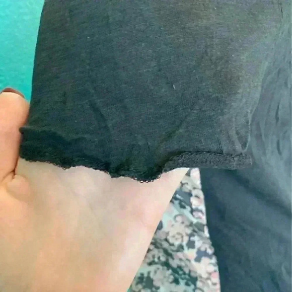 ⭐️ J crew tee shirt in size xs - Picture 3 of 4